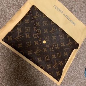 Louis V envelope pouchette